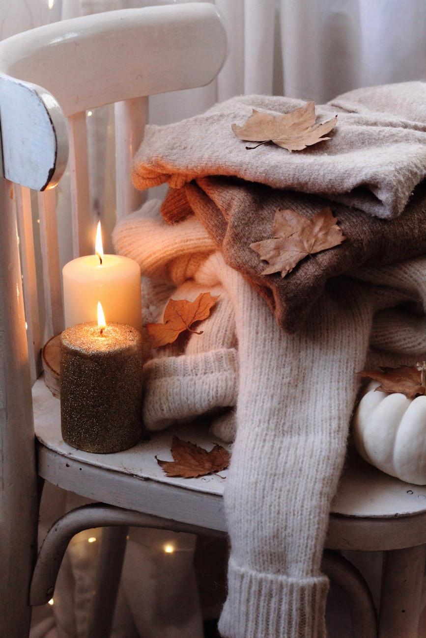 Seasonal Treasures Collection cozy autumn candles with cinnamon stick accents